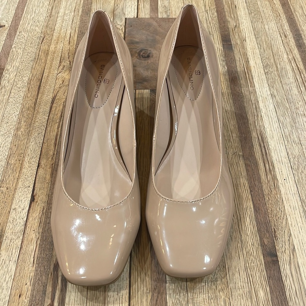 Bandolino patent leather pumps